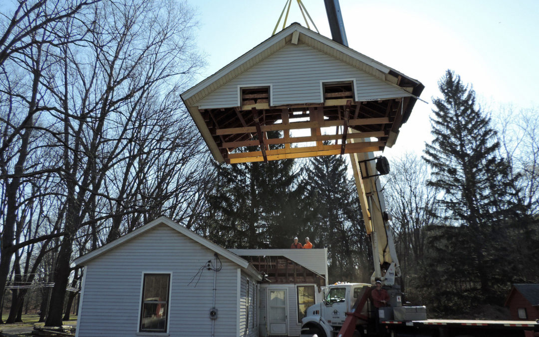 Boom truck relocates Historic building in Ohio