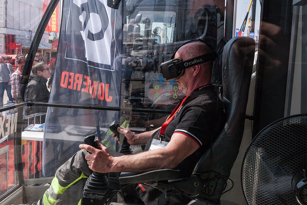 Hiab’s revolutionary HiVision(TM) tested by 3,000 visitors at Bauma