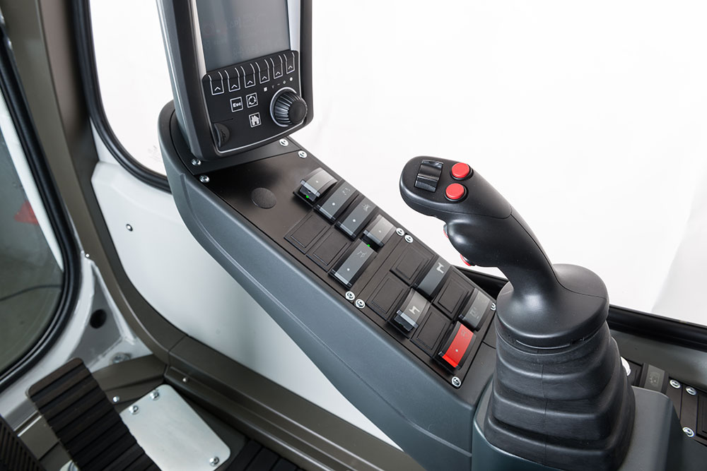 New comfortable workplace in the Maxcab cab