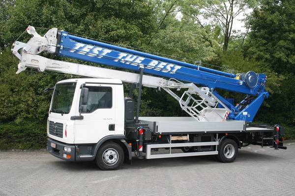 New Maeda MK1033CW-1 and Bocker Boom Truck set to give UK firm a huge lift