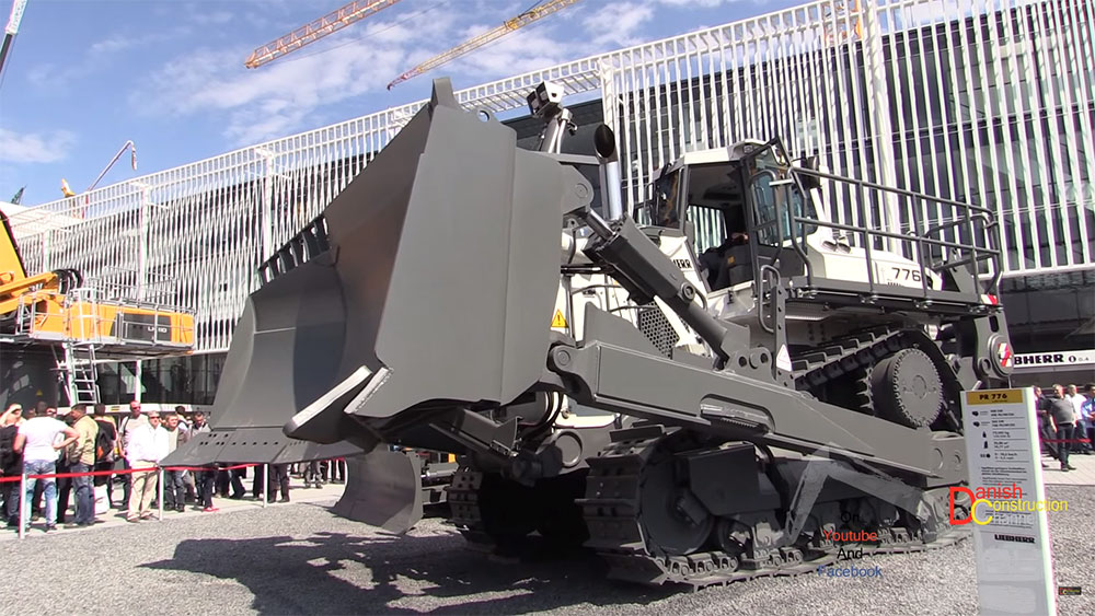 Largest Hydrostatic Dozer In The World The Liebherr PR776 Demo @ Bauma 2016