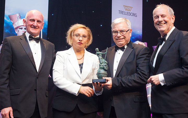 The Oscar of forklift trucks: Carer wins the FLTA Award