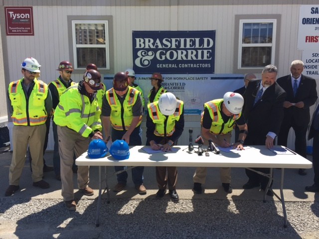 Kentucky signs construction safety pact for Louisville Omni project
