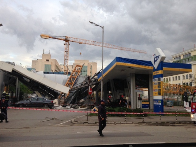 Tower Crane Crashes down onto Petrol Station in Sofia, Bulgaria Injuring Three People