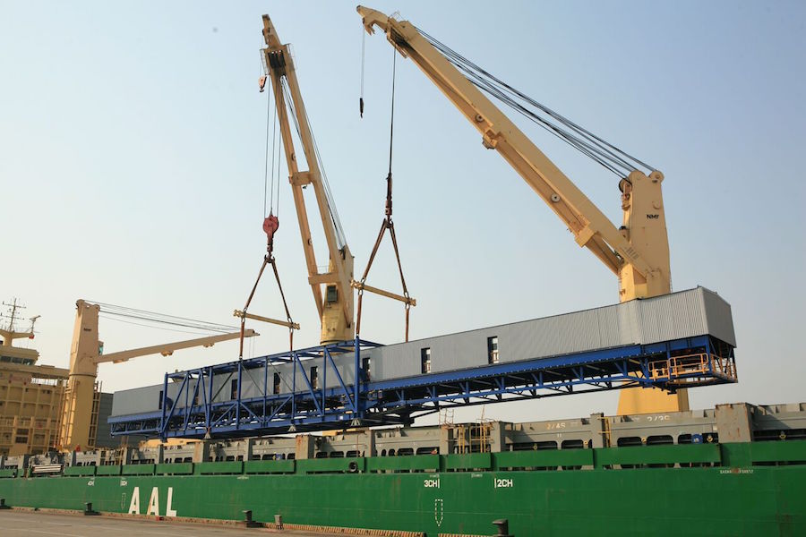 AAL DELIVERS 250-TON GRAIN SHIPLOADER TO VANCOUVER