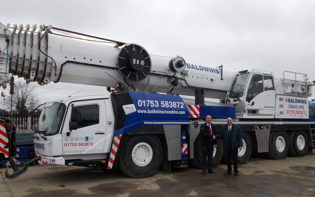 Baldwins Crane Hire takes delivery of two Grove GMK5250L