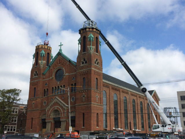 Time Lapse Video of Amquip Crane setting new church steeples in Cincinnati