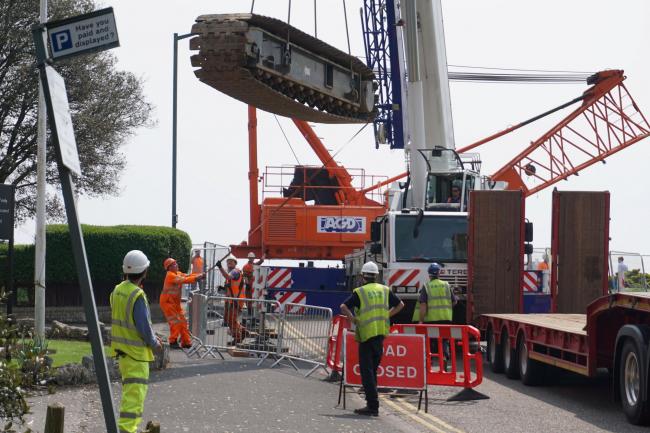 Pictures of an AGD Equipment 120-ton Crawler crane assembly for Clam Work in UK
