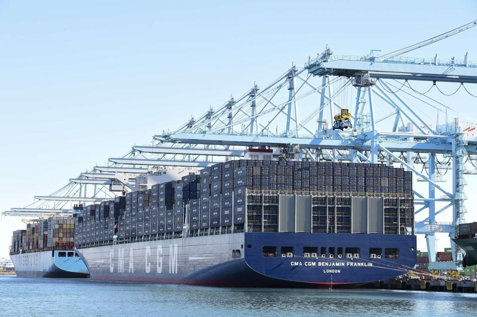 APM Terminals signs crane extension contract for Pier 400 Los Angeles