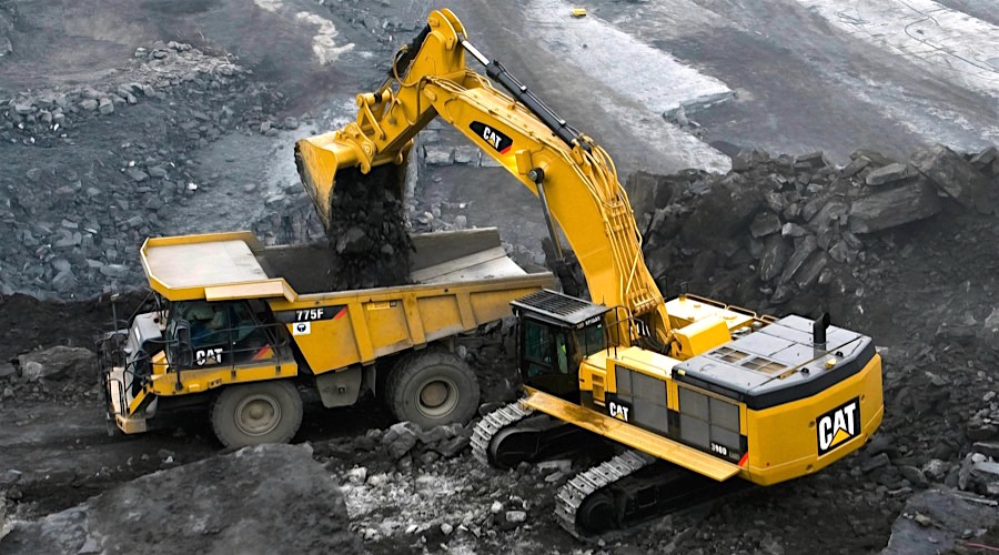 Caterpillar retail sales drop 12% in first three months of the year