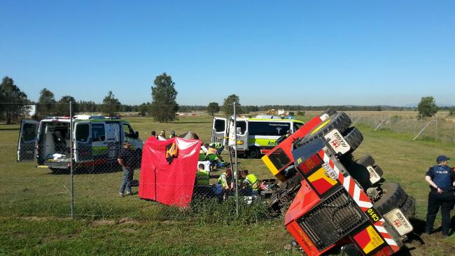Men seriously injured after Terex Franna 25 ton crane rolls in Pimpama, Australia