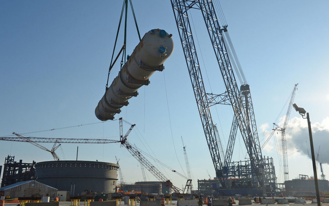Massive Heavy Lift derrick places 760 tons of new equipment at Georgia Southerns Vogtle Unit 3 power plant