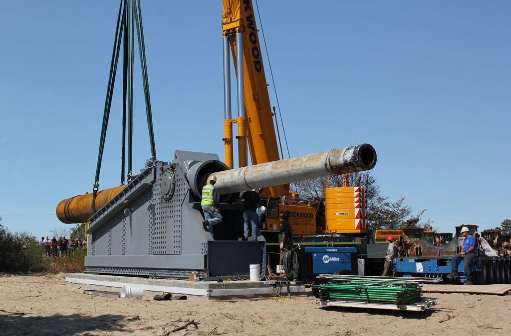 Boom!! Lockwood Brothers 500-ton All Terrain crane handles 120-ton big gun from historic USS Missouri battleship