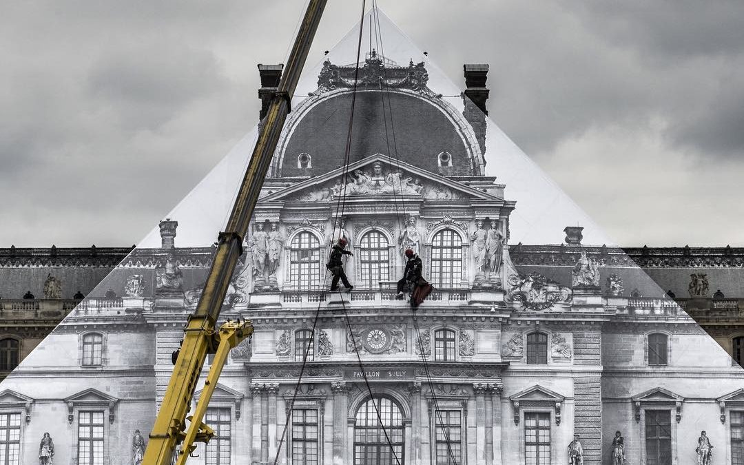 The Louvre’s Glass Pyramid, Gone! with help from a Convoi Exceptionnel LTD. crane