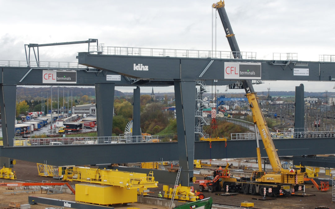 Cool 1 minute time lapse video of CFL Multimodal Gantry cranes being assembled.