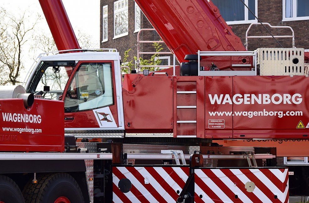 Check out Royal Wagenborg’s new 400-ton AT crane in action the Netherlands