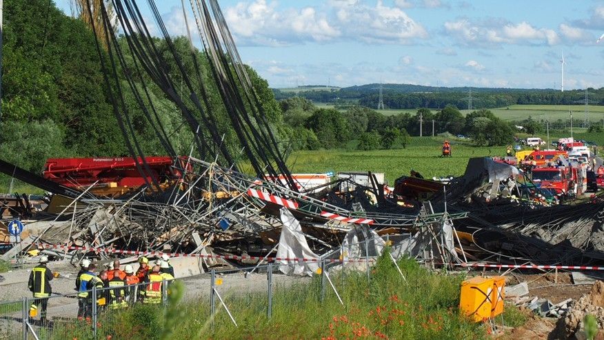 German construction worker killed, 6 injured in bridge scaffold collapse