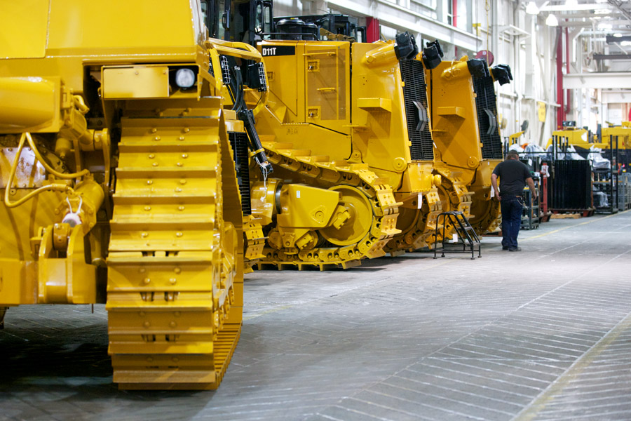 Caterpillar global dealer machinery monthly sales slip yet again