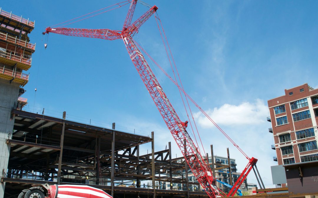 Manitowoc MLC300 crawler lifts where other cranes can’t at North America’s largest convention center in Chicago
