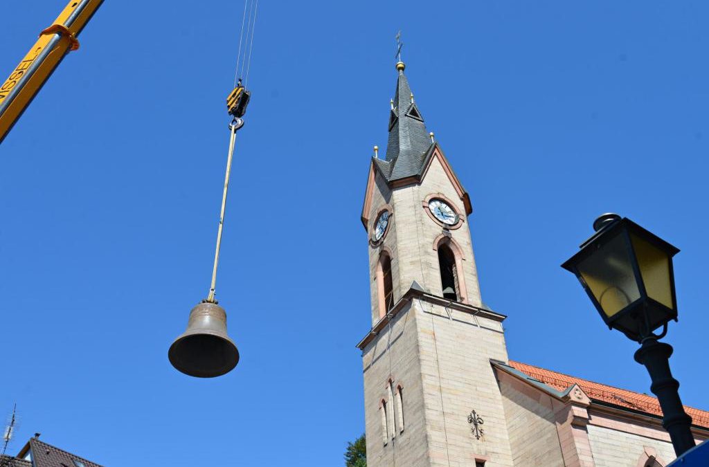123-year-old bell back in business in Germany thanks to Autokran Wissel GmbH & Co. KG