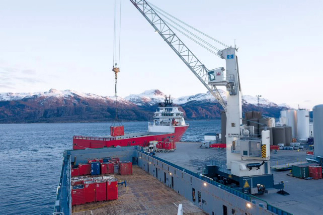 ASSOCIATED BRITISH PORTS WILL HANDLE FRUIT IMPORTS WITH MODEL 2 MOBILE HARBOUR CRANES FROM TEREX PORT SOLUTIONS