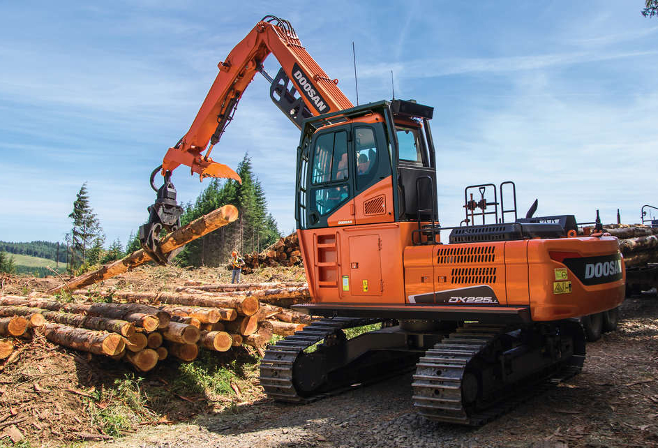 New Doosan DX225LL-5 log loader built strong for forestry and logging industry challenges