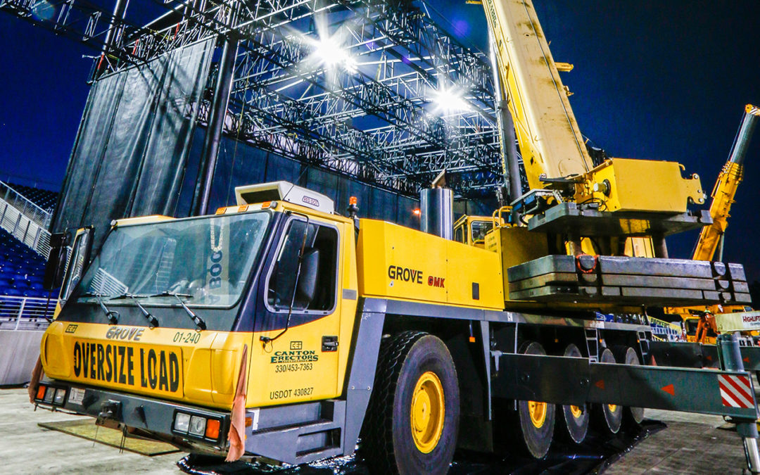 Canton Erectors Grove GMK5240 AT crane makes quick work of Pro Football Hall of Fame Enshrinement stage
