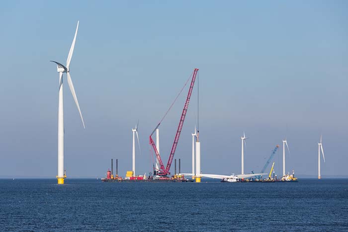 SAL Heavy Lift lands big offshore wind contract being developed in the Irish Sea.