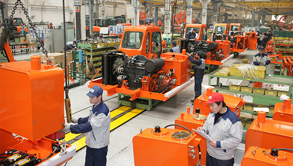 Korean excavator makers Doosan Infracore Co. and Hyundai Heavy Industries Co. helped by fast Chinese construction market recovery