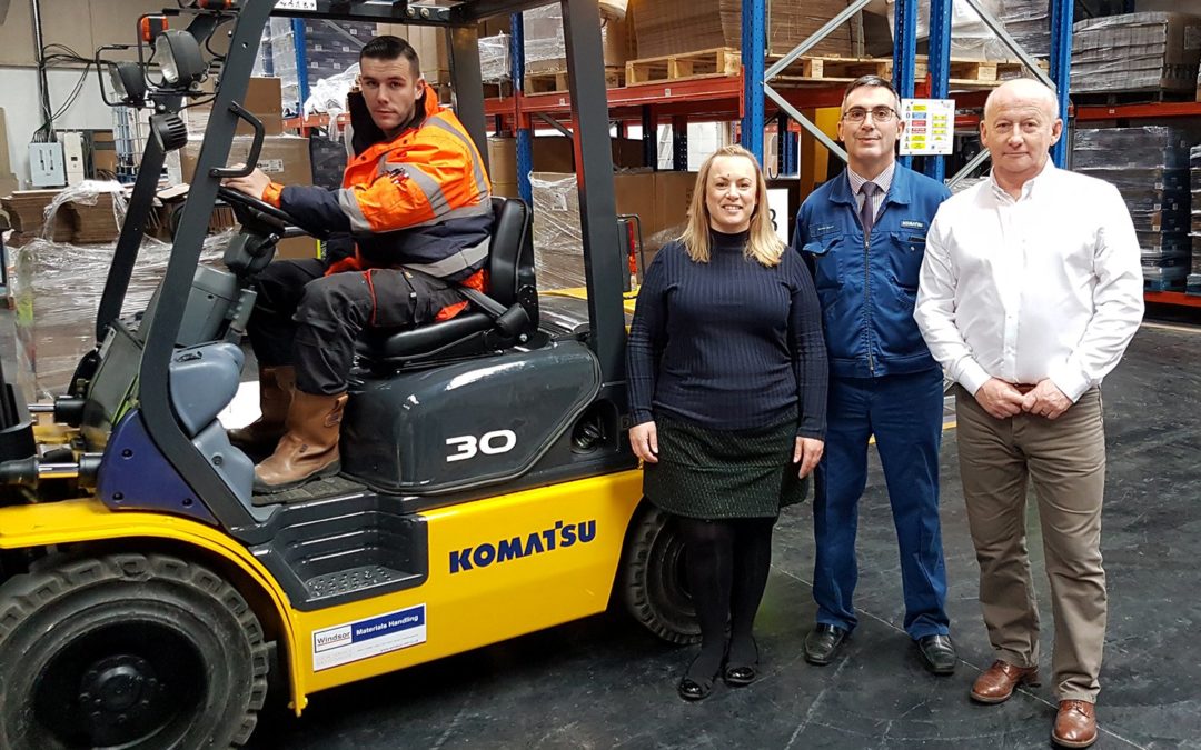 Komatsu Donates Fork Lift Truck to Unemployment Charity in UK