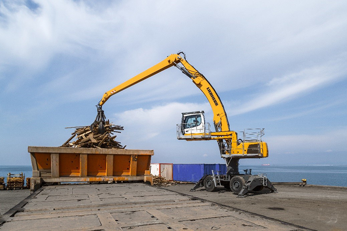 Two new Liebherr LH 50 High Rise Industry material handlers go to steel producer in Turkey