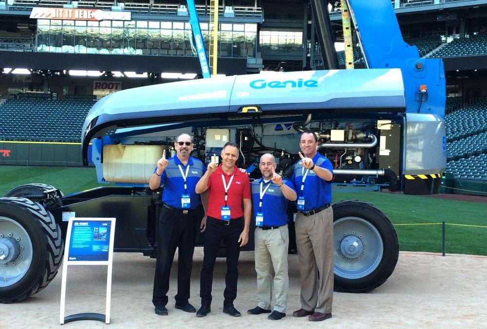 ACCÈS LOCATION D’ÉQUIPEMENT PURCHASES FIRST GENIE SX-135XC BOOM LIFT