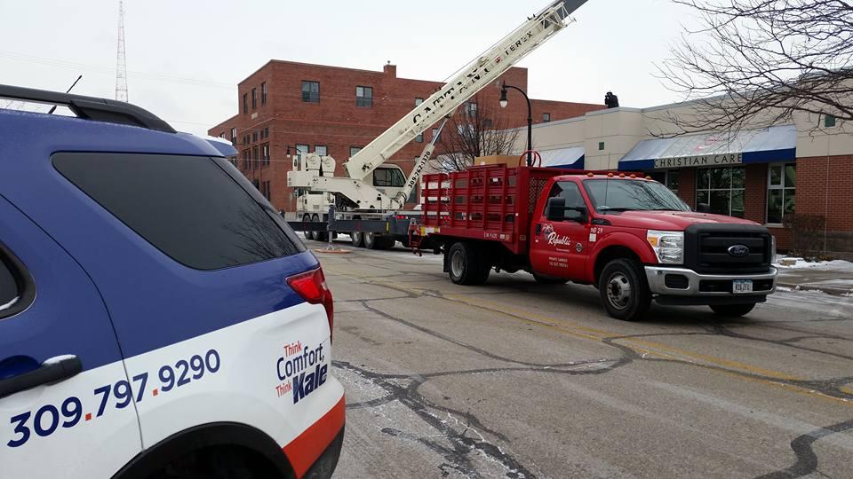 Tis the Season, Cattani Crane donates crane and assists homeless shelter in replacing HVAC unit in Rock Island, IL