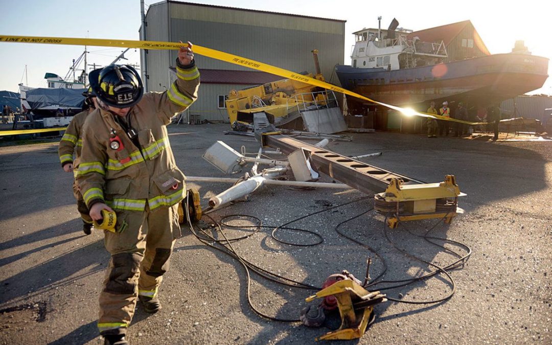 Operator injured when RT crane tips over in Port Townsend, Washington