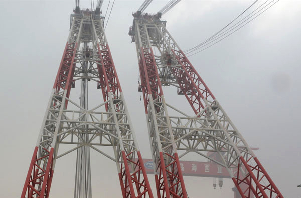 $49 million USD, 3,600 metric ton Floating Crane launched in China