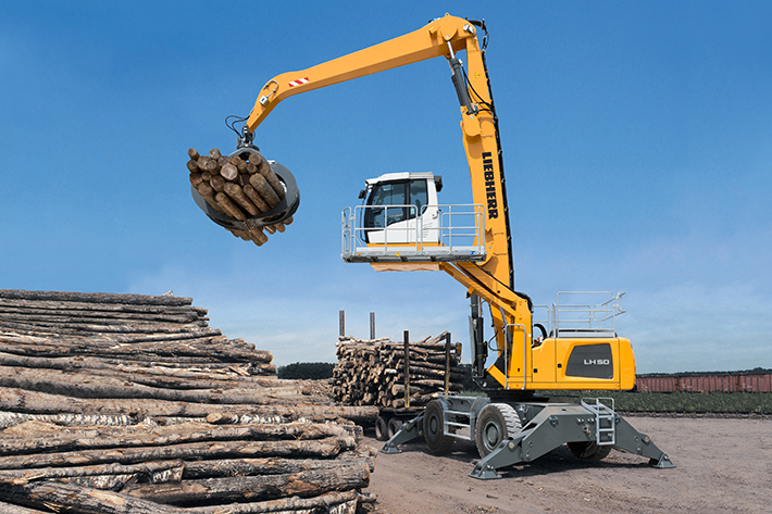 The Liebherr LH 50 M Industry Litronic material handler at Elmia Wood 2017