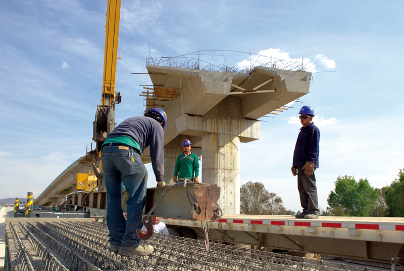 Mexican industrial output dips in April on weaker construction