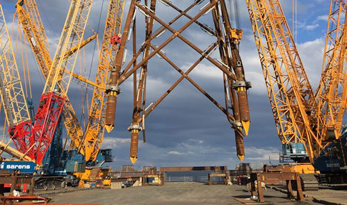 Sarens Transports and lifts offshore jacket cluster in UK with Demag and Liebherr Cranes