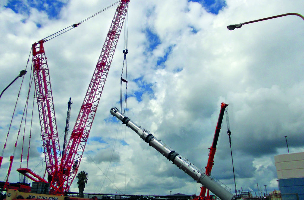 ALE tranports and installs de-ethanizer tower in Argentina with Liebherr Cranes
