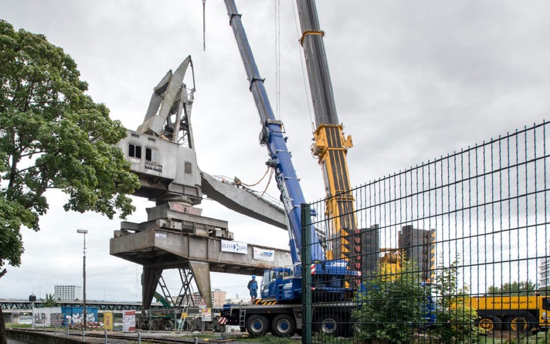 In Switzerland, an Old Harbor Crane is prepped for new life as a restaurant-Pictures