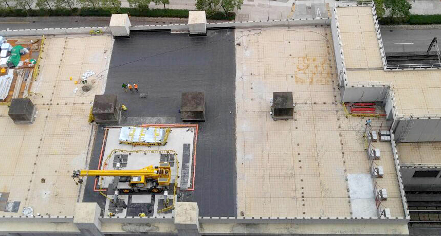 Grove RT550E Rough Terrain crane takes on challenging rooftop lifts in Hong Kong