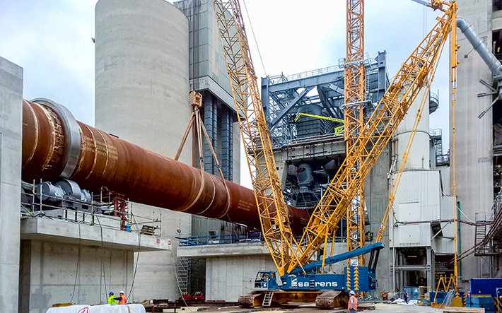 A Saren’s Liebherr LR 1350/1 Crawler Crane lifts five components of new rotary kiln for HeidelbergCement AG