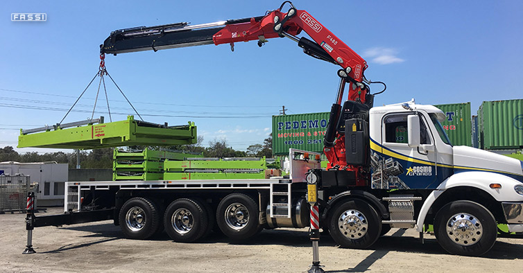600 Cranes Australasia Pty Ltd, delivers a Fassi F485RA.2.28 xe-dynamic loader crane to Cosmo Cranes Group