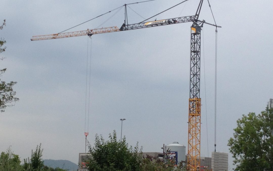 Van Der Spek sells fast erecting Liebherr 81 K.1 tower crane to Tradeco