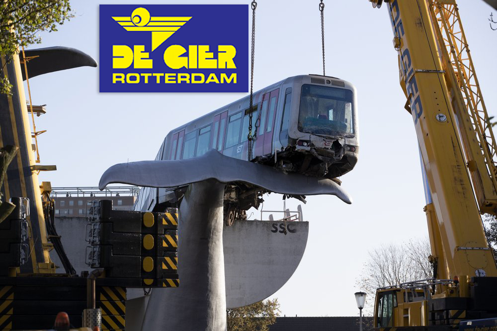 De Gier Rotterdam executes tandem lift with two All Terrain Cranes to remove train from a whales tale